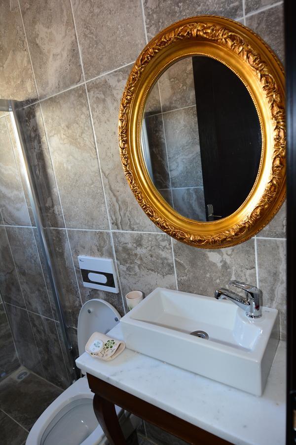 Hayriye Hanim Ege Ayvalı Esterno foto