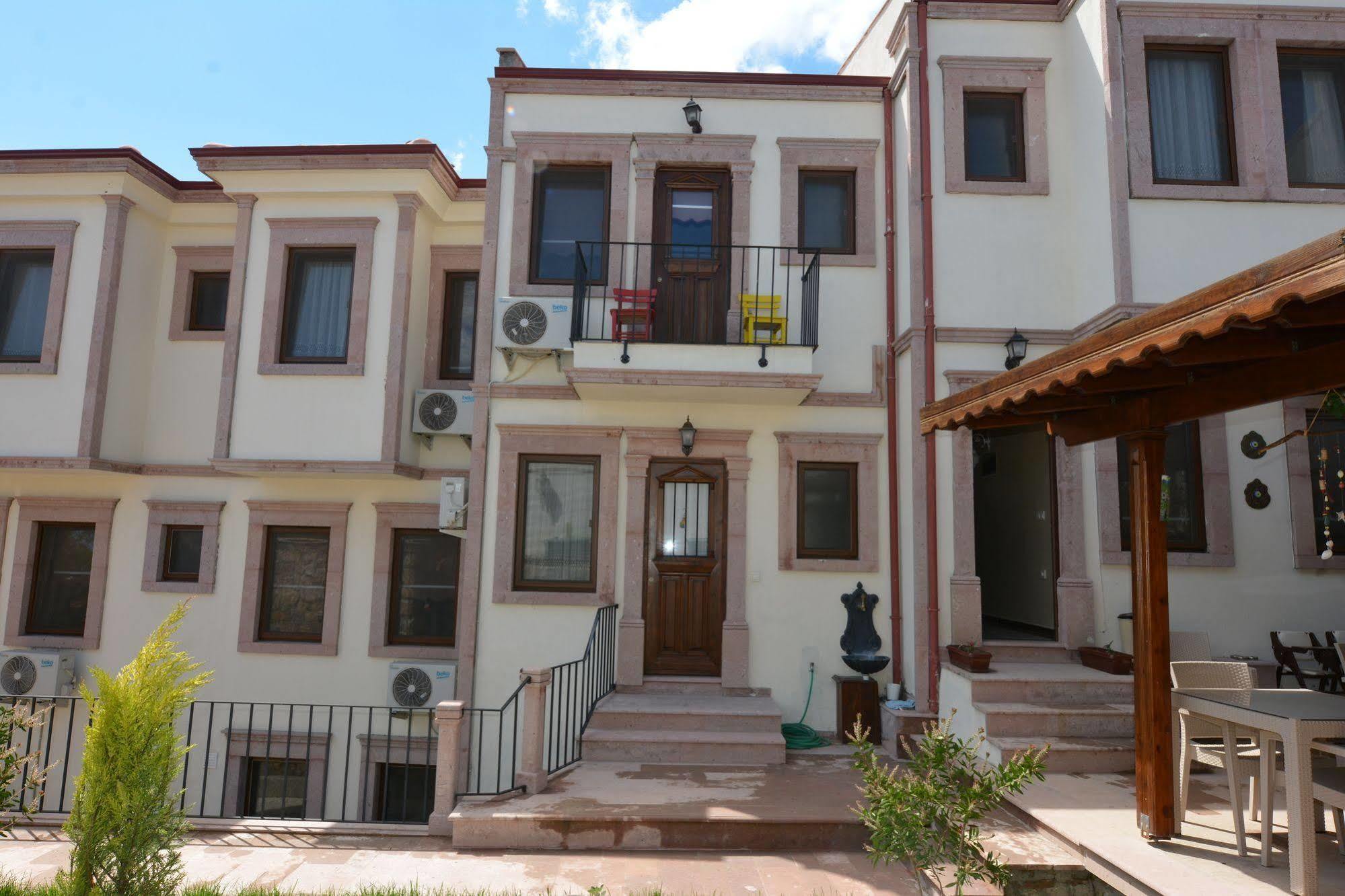 Hayriye Hanim Ege Ayvalı Esterno foto