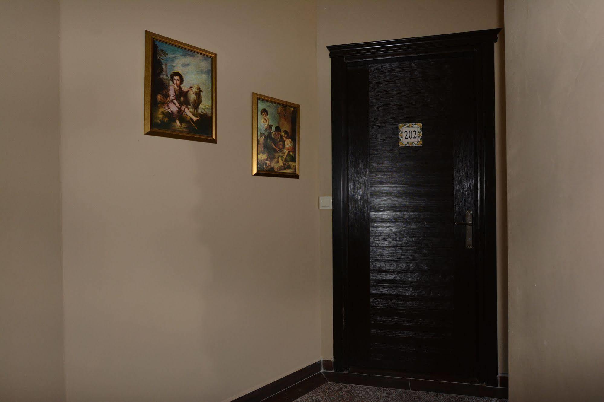 Hayriye Hanim Ege Ayvalı Esterno foto