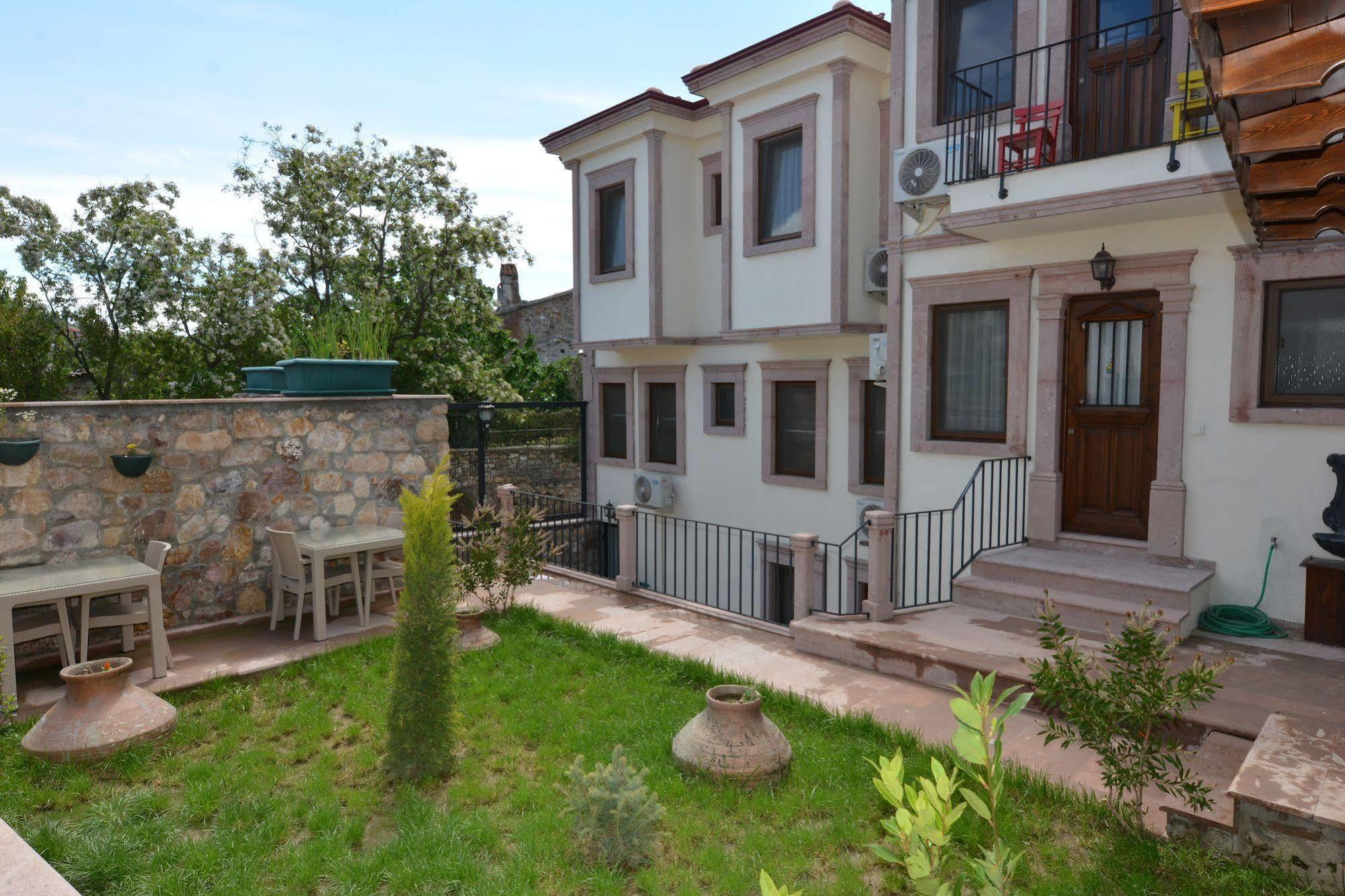 Hayriye Hanim Ege Ayvalı Esterno foto