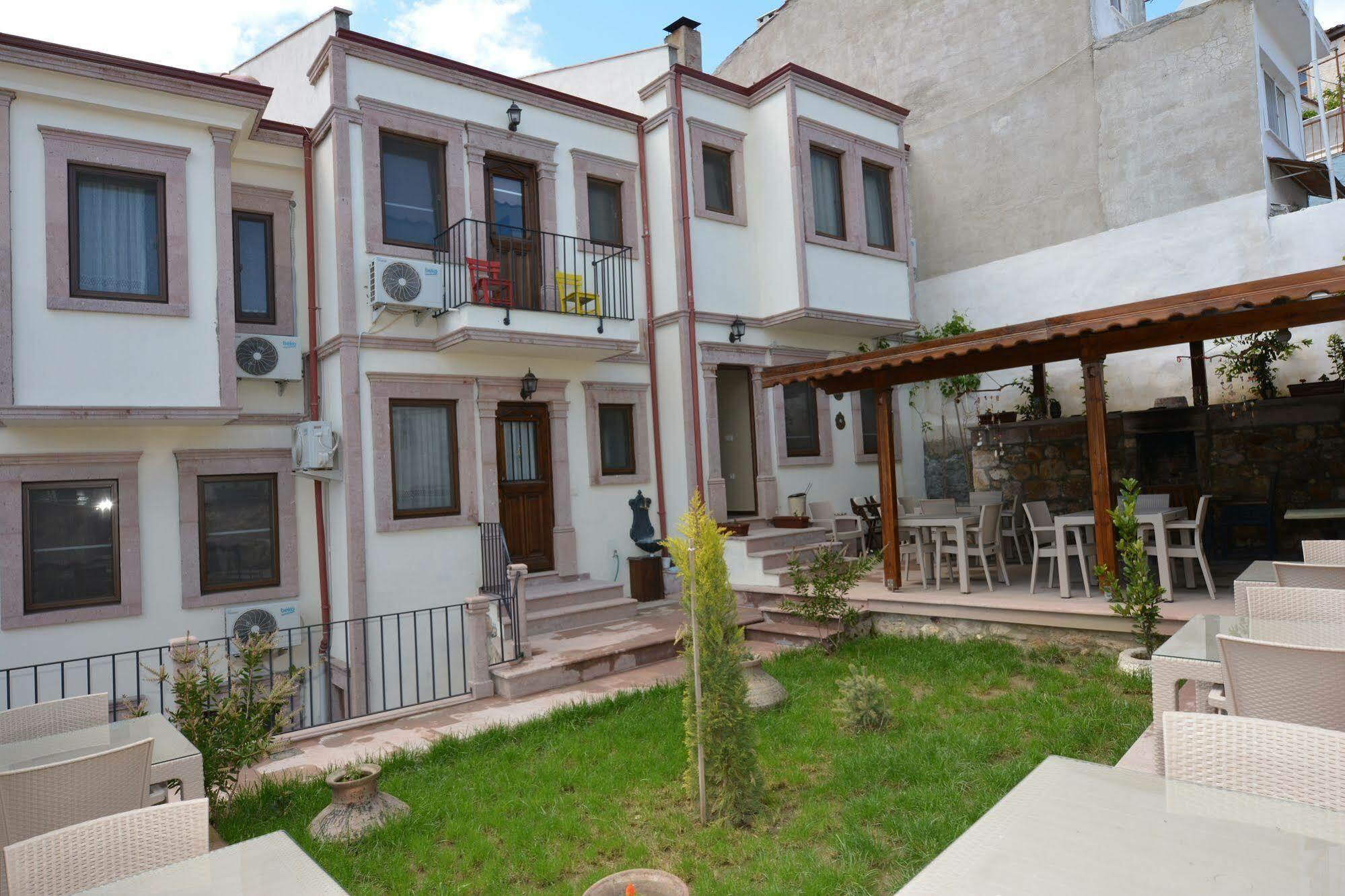Hayriye Hanim Ege Ayvalı Esterno foto